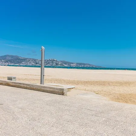 Apartment Goldhome - Primera Linea De Mar, 2 Empuriabrava